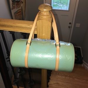 💯Authentic Louis Vuitton Vernis Shoulder Bag🎊🎉